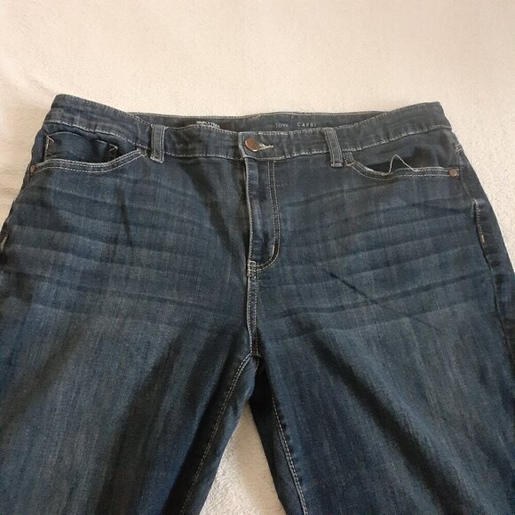 Simply Vera Vera Wang Women's Size 16W Medium Wash Mid Rise Capri Denim Jeans - Picture 7 of 15